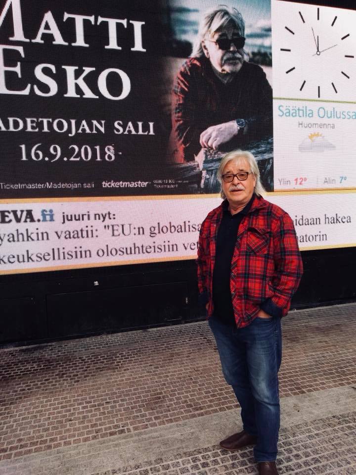 41858670_1972796639425412_4243773033883369472_n