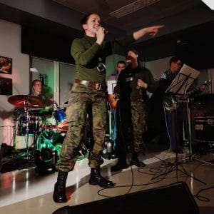 Maria tyyster laulaa | tanssiin Fi