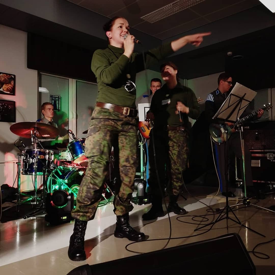 Maria tyyster laulaa | tanssiin Fi