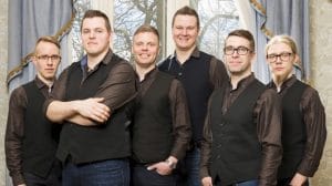 sinitaivas_2018_www.622x349n Innokkaat fanit karkasivat suosikkiyhtyeen bussista | tanssiin Fi