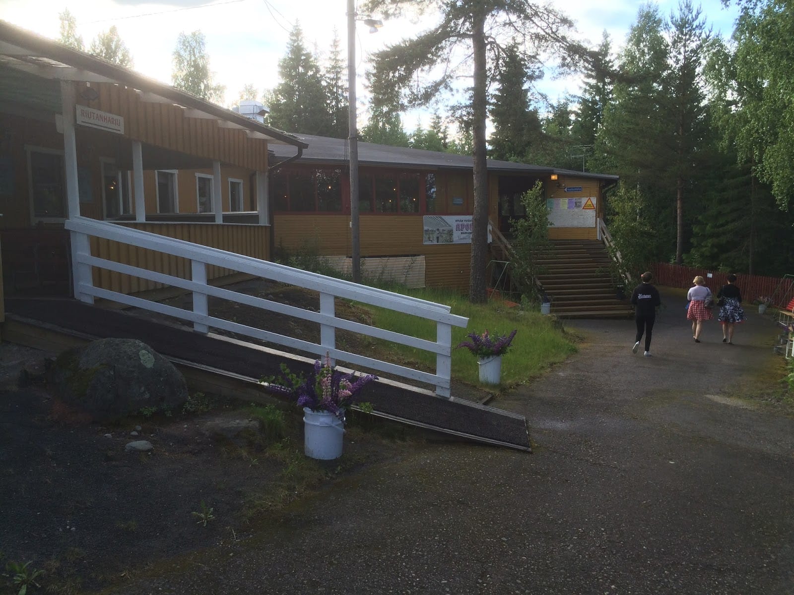 Riutanharju tanssit ja keikat | tanssiin Fi