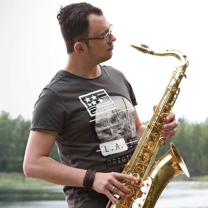 Anton Plogman Charles plogmanin poika alkaa säestää isäänsä rosettessa taas soittajamuutos | tanssiin Fi