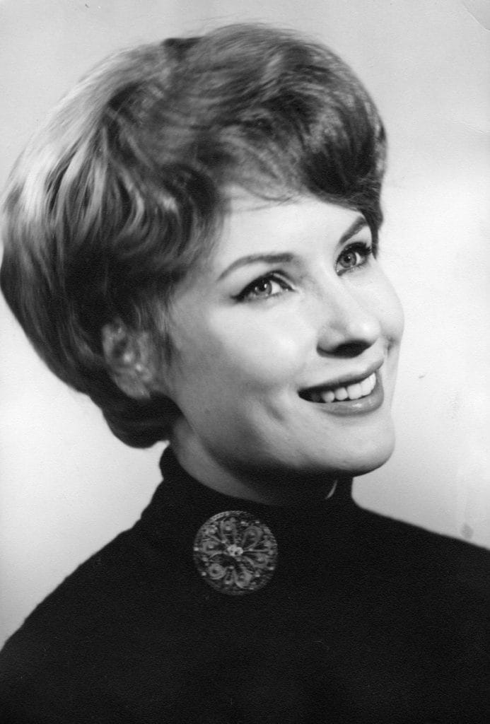 Tietokirja kokoaa suomi tangon historian ja paljastaa montako keikka kossua taisto tammi joi | tanssiin Fi