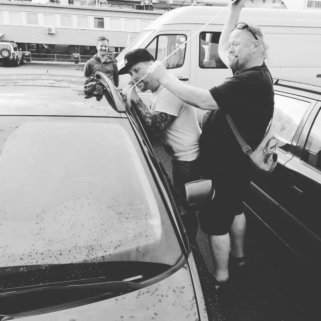 Oho Suosikkiorkesteri joutui murtohommiin   katso kuva rikospaikalta | tanssiin Fi