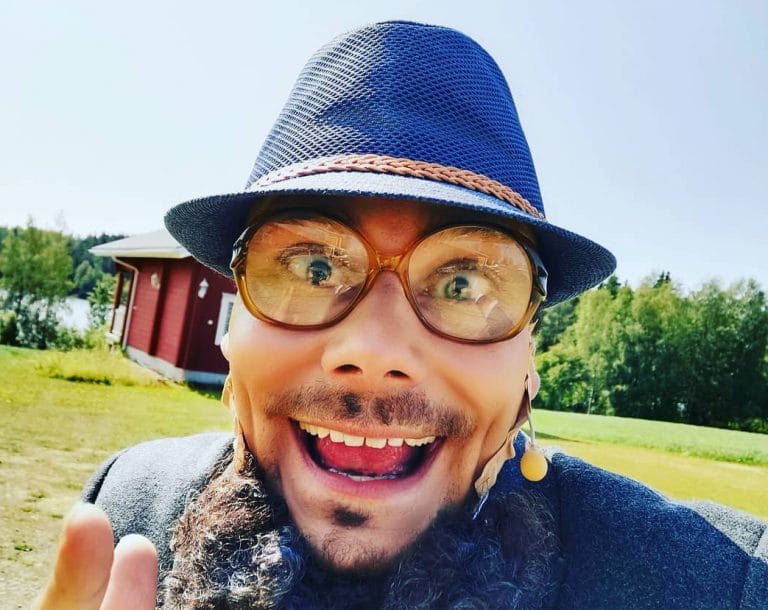 Tommi Soidinmäki Kuka nyt soittaa, sir?