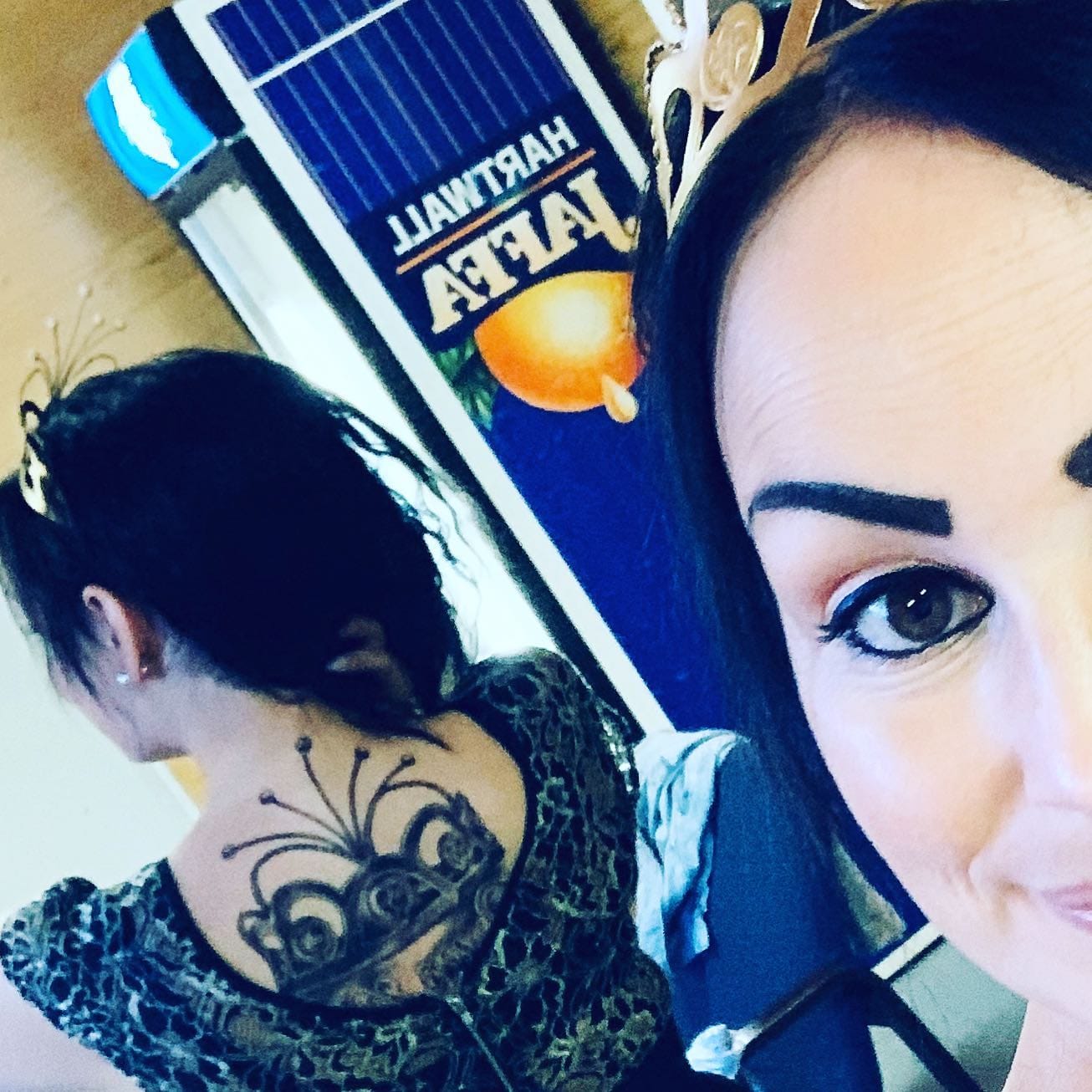 Pirita Niemenmaa tatuointi Oho pirita niemenmaa tatuoi jättikruunun selkäänsä sopi kuin nenä päähän katso kuva | tanssiin Fi