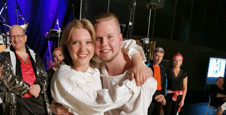 Satu Tuuli Karhu ja Jani Vänttinen Tanssii Tavisten Kanssa