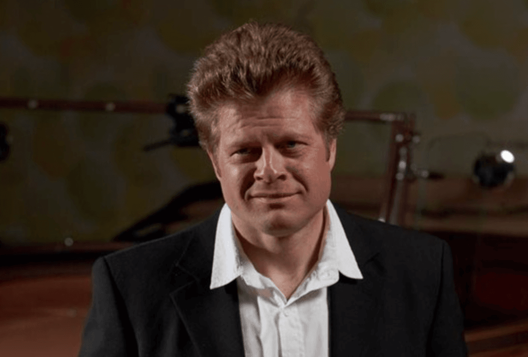 Ari Lavu Ari lavun uutuus on haikean iloinen ralli tarina suoraan omasta elämästäni kuuntele | tanssiin Fi