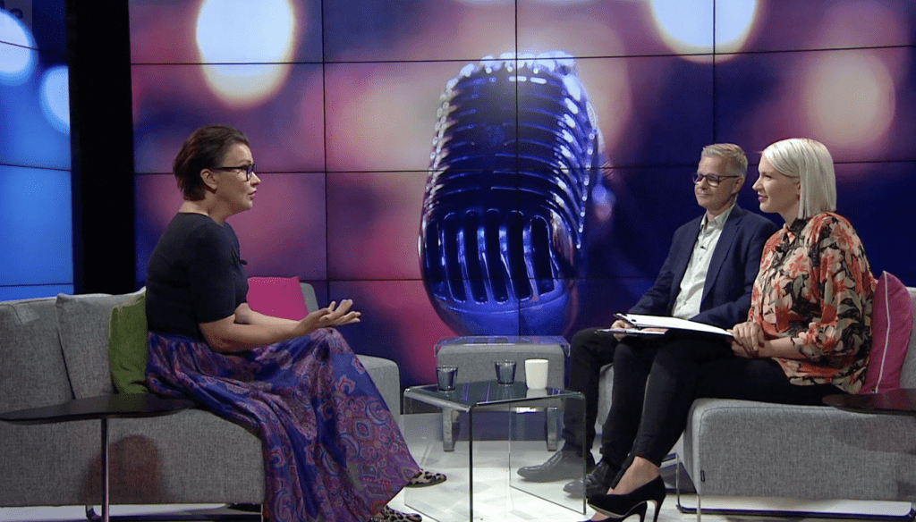 Arja koriseva yllätti tvssä   paljasti ryhtyneensä metsuriksi kohta rytisee | tanssiin Fi