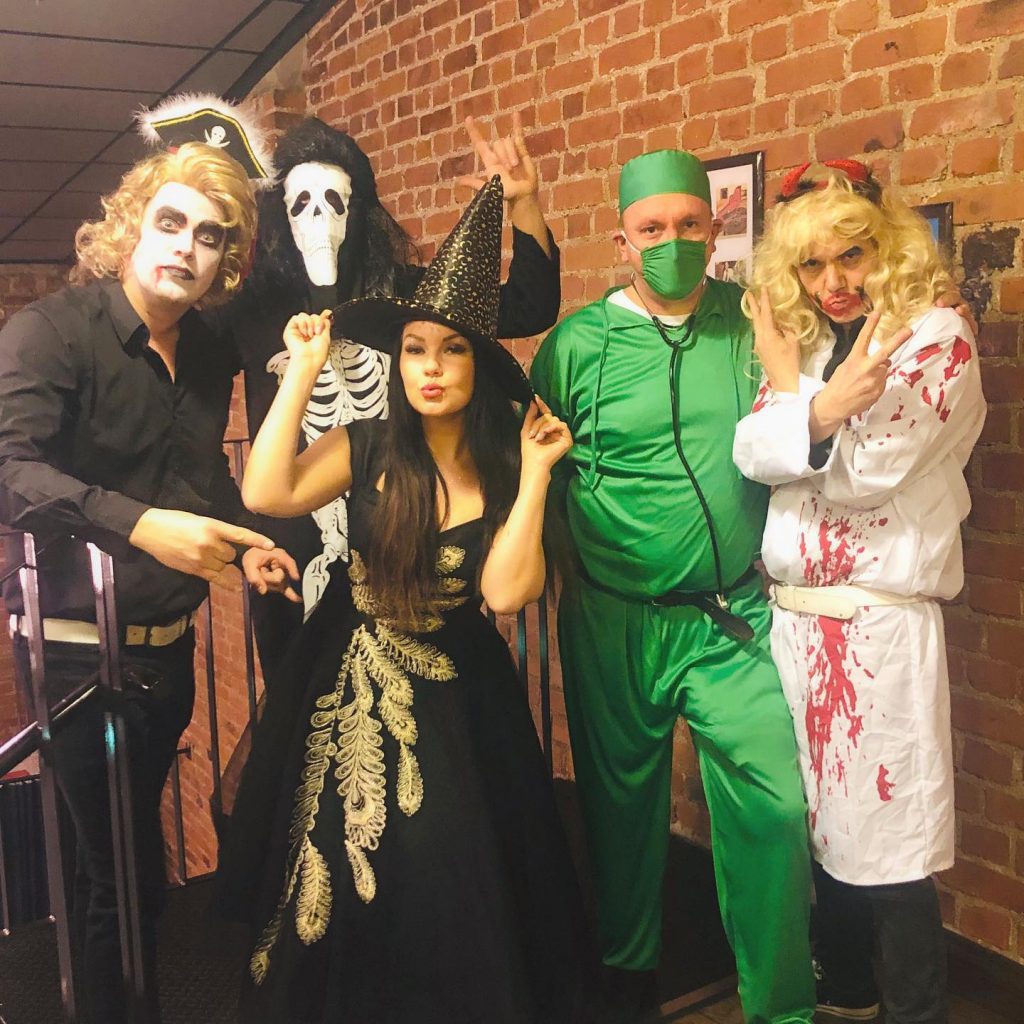 Saija Tuupanen ja eX-miehet Halloween