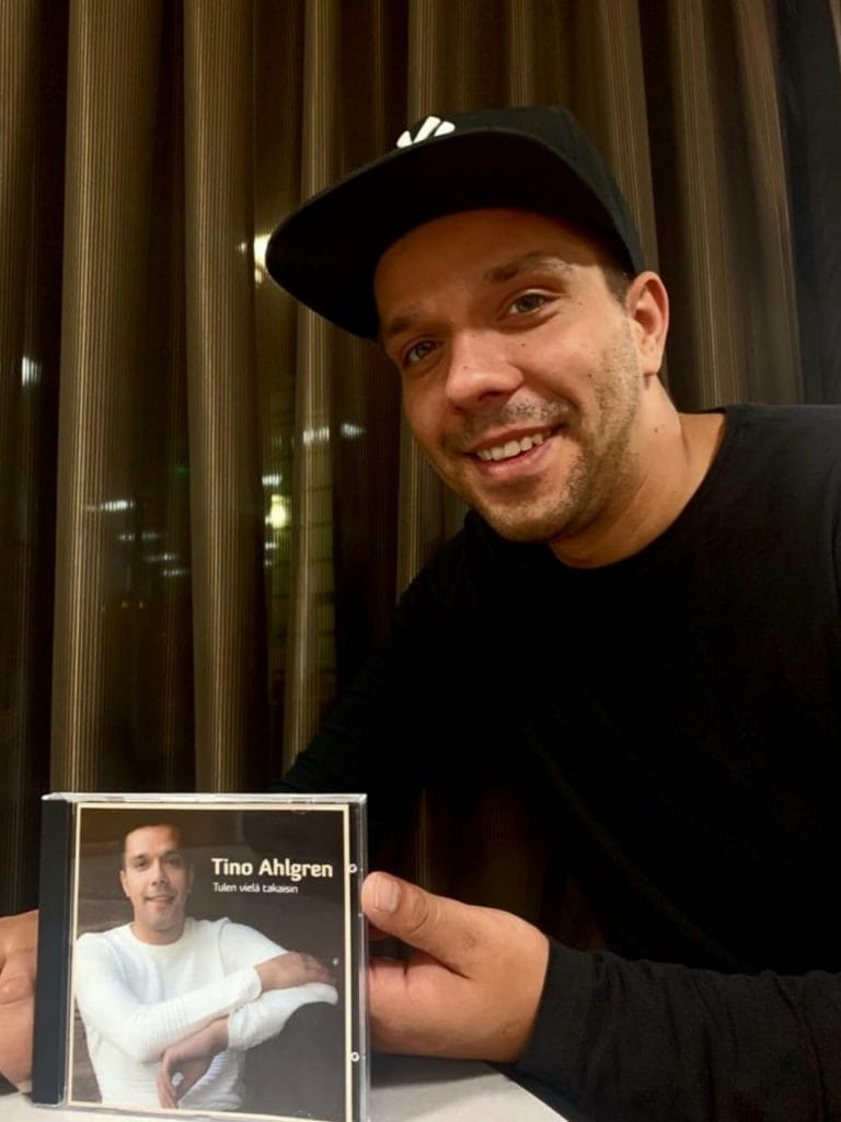 Tino ahlgren iloitsee tuplasti esikoisalbumi ja arvostettu palkinto tulkintakyvystä | tanssiin Fi