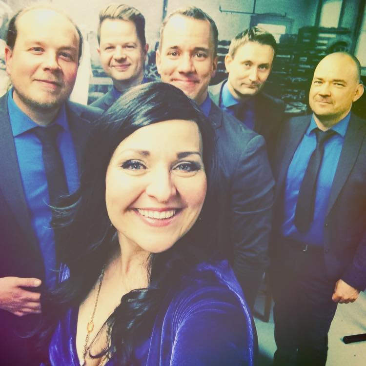 Katja karisukki tanssiorkesteri fernandan solistiksi aivan mahtavaa  | tanssiin Fi