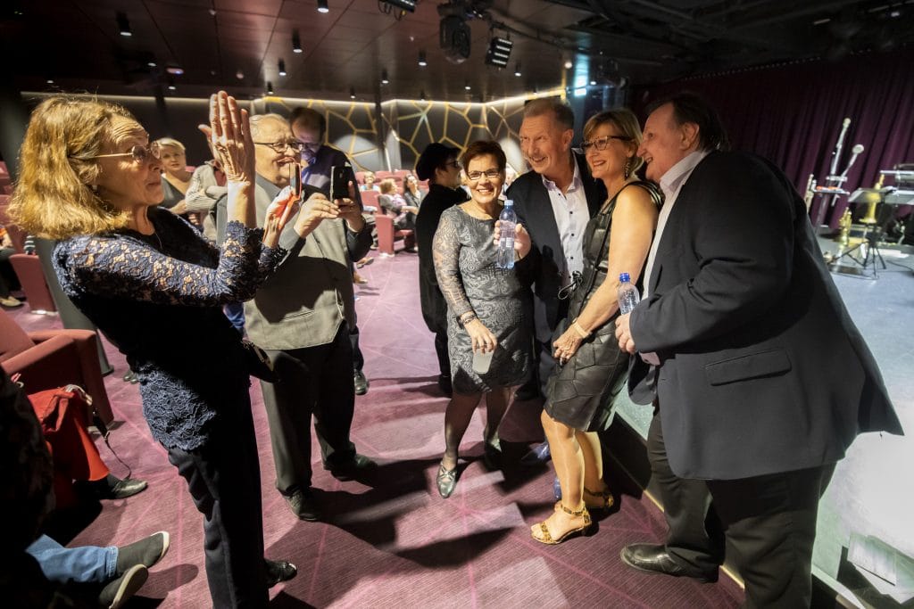 Souvarit pitkälle tauolle   lasse hoikka lavatähden arjesta kaikki ei ole sitä miltä näyttää | tanssiin Fi