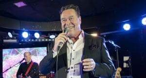 Markku Aro 19.1.20 nauraa lava