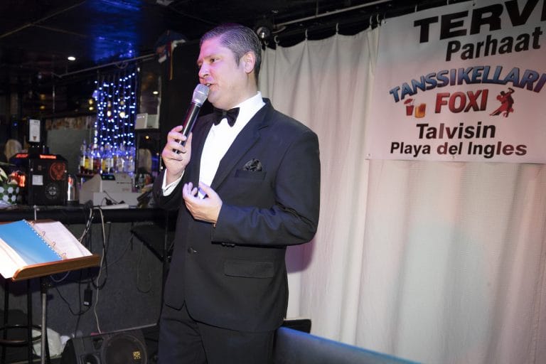 Leif laulaa Foxissa 022020