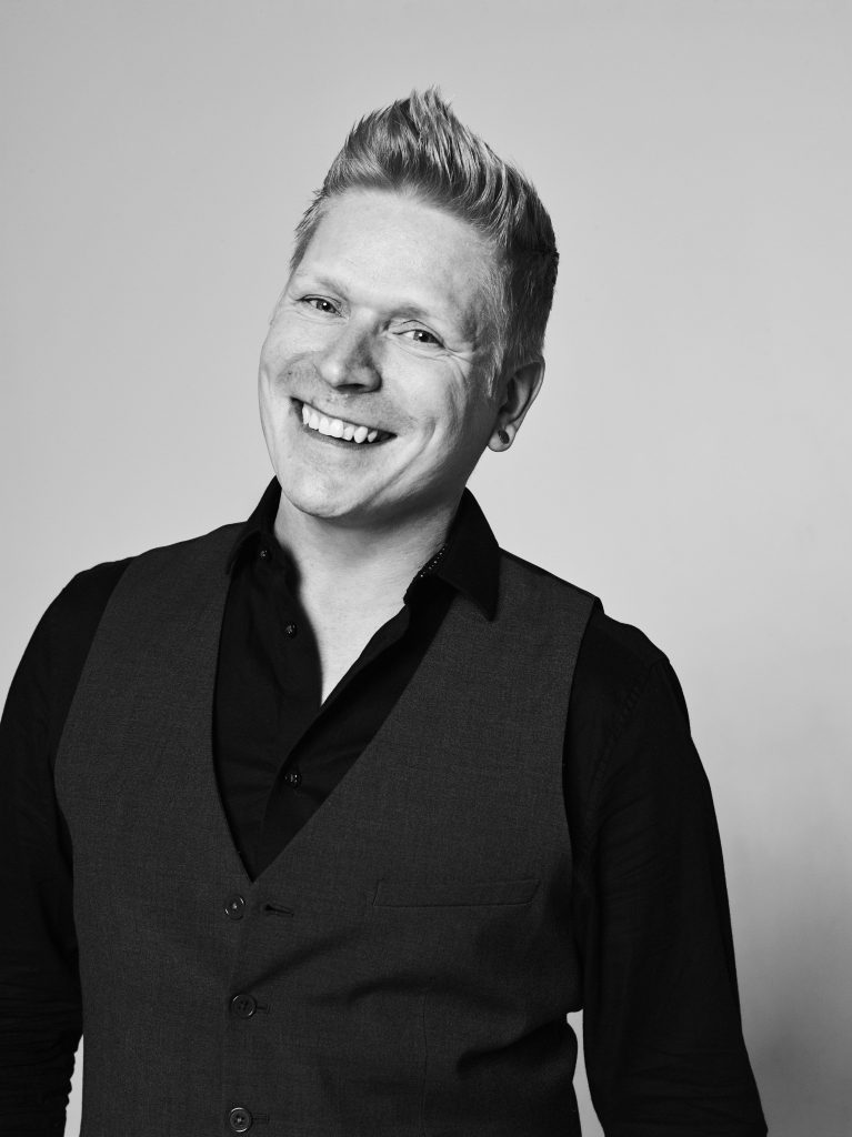 Esikoisisinkun julkaissut jyrki nurminen nyt tuli aikaa työstää koko levyä  versioivat viisuhitin | tanssiin Fi