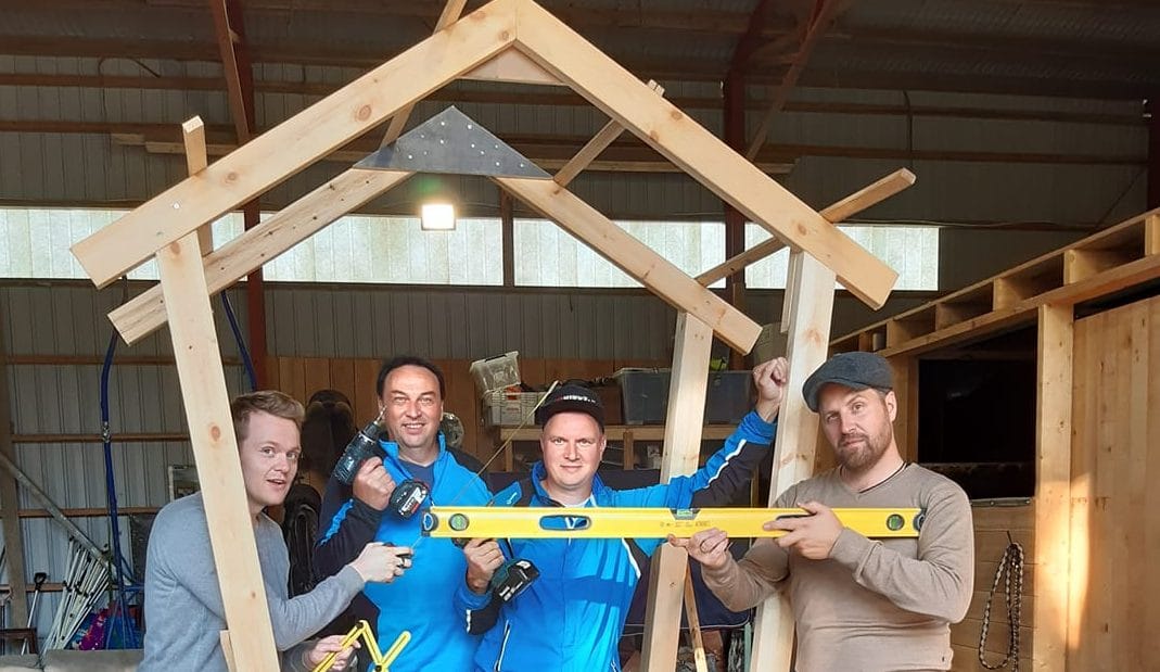 Pekka Matti Jukka Kyösti Oho tangokuninkaalliset rakensivat yhdessä maitolaiturin tällainen siitä tuli | tanssiin Fi