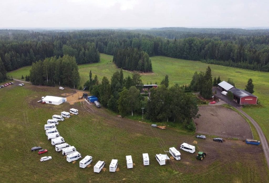Matkailuautot Kuninkaan valtakunta Oho tangokuninkaalliset rakensivat yhdessä maitolaiturin tällainen siitä tuli | tanssiin Fi
