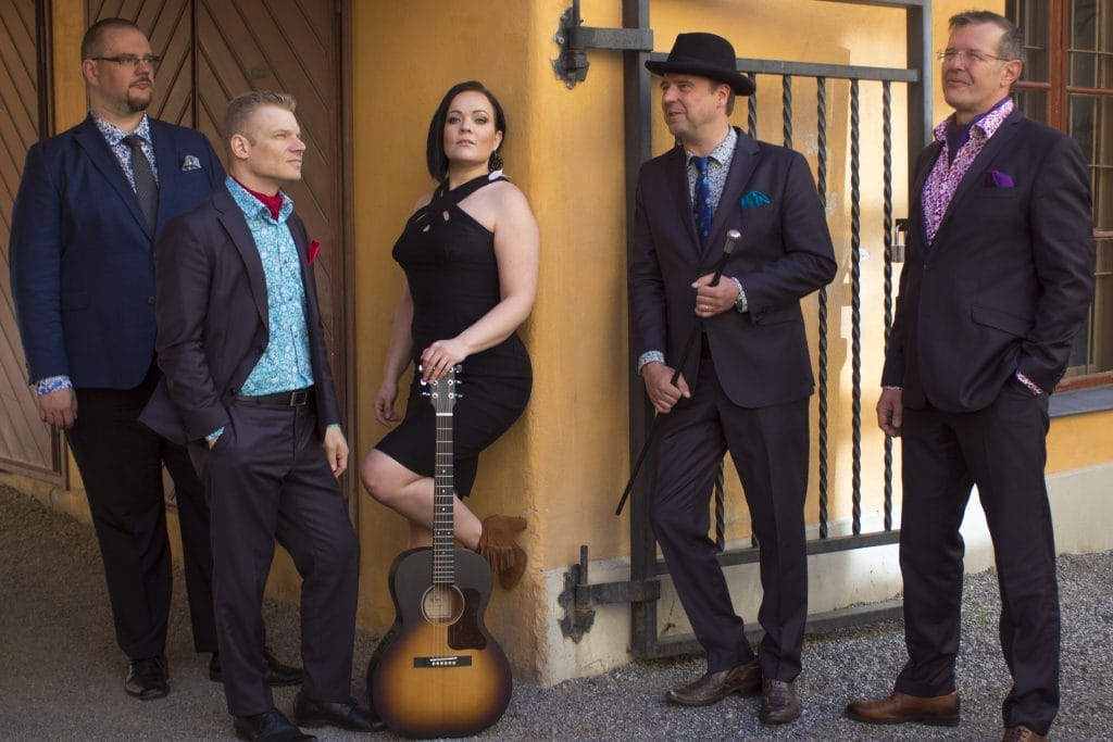 Kesälavat aukeavat | tanssiin Fi