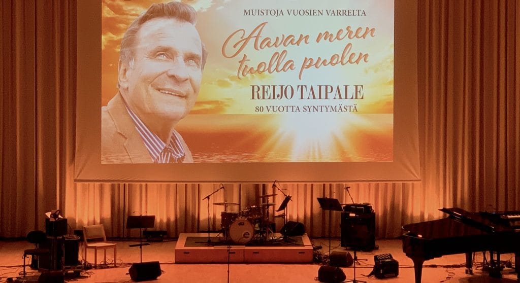 Reijo taipaleen muistotanssit myllylammen lavalla miehikkälässä | tanssiin Fi