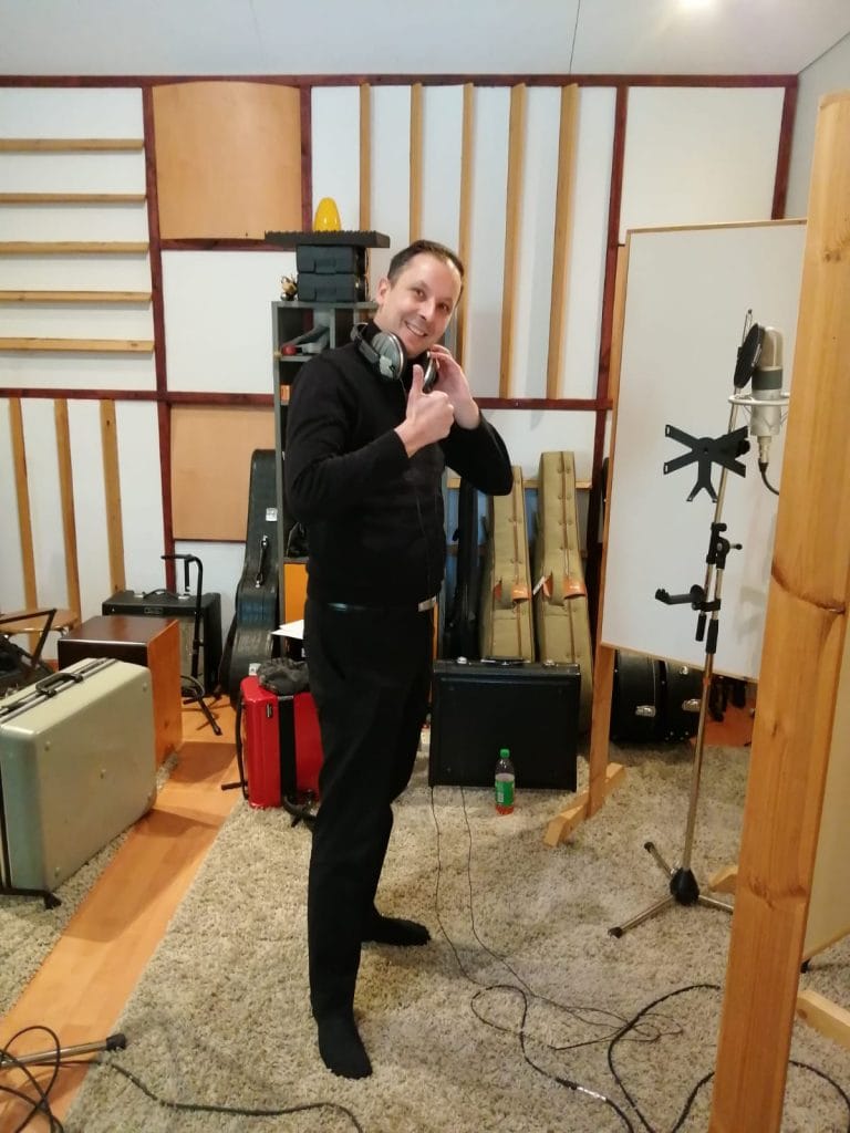 Henry studiossa