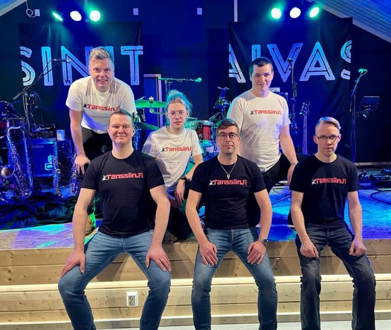 sinitaivas_orkesteri_tanssiin