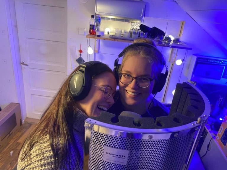 Heidi Pakarinen ja Helmi Pohjonen