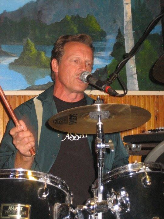 Lare siltala joutui aikaistamaan eläketyötään  iloitsee Ässistä tanssittaja titteli toi tipan silmäpieleen | tanssiin Fi