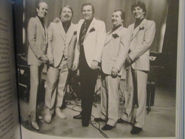 Reijo-Taipale-Erkki-Friman Reijo taipaleen luottohanuristi erkki friman on poissa sävelsi klassikkovalssin | tanssiin Fi