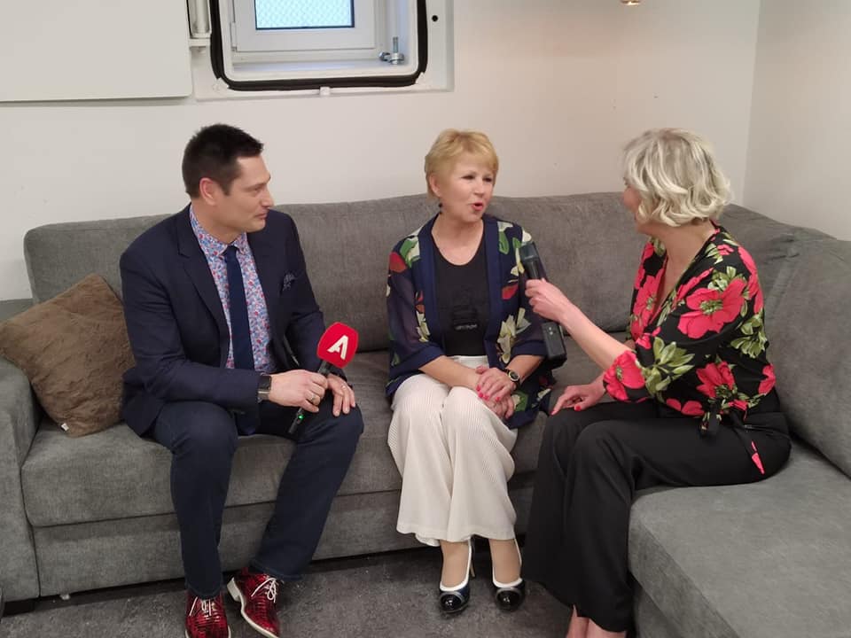 Nyt ne alkavat katso tanssi kanssain  tähtilista  tv tansseissa uudet juontajat | tanssiin Fi