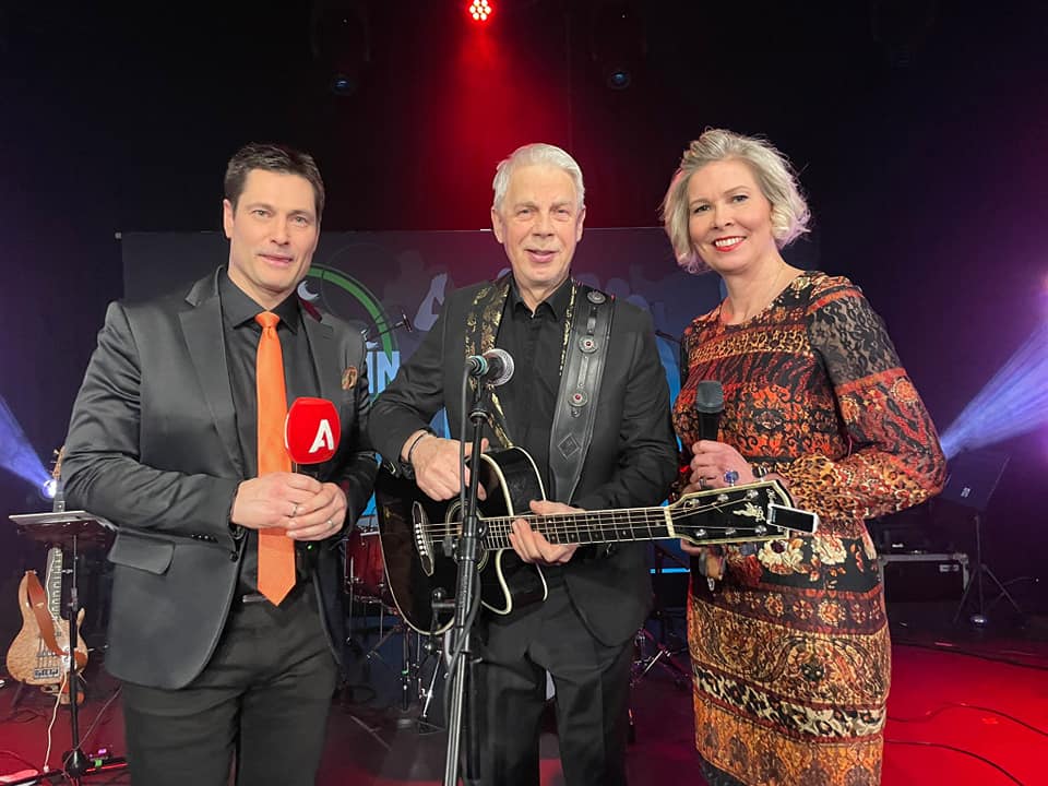 Nyt ne alkavat katso tanssi kanssain  tähtilista  tv tansseissa uudet juontajat | tanssiin Fi