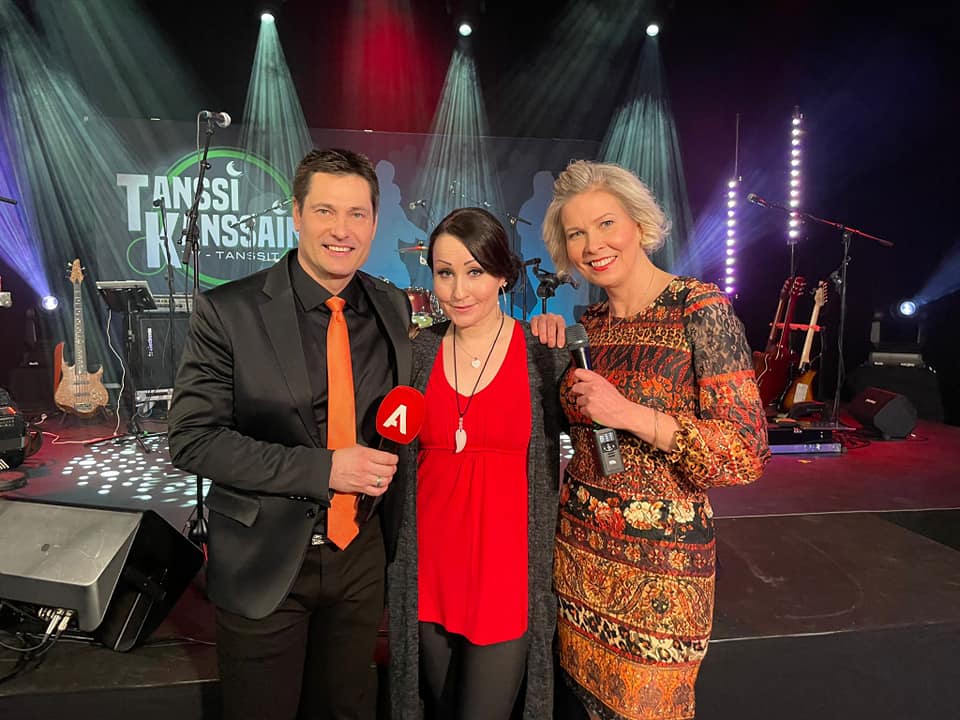 Nyt ne alkavat katso tanssi kanssain  tähtilista  tv tansseissa uudet juontajat | tanssiin Fi