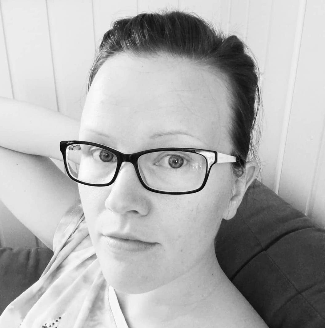 Saana sassali sai aivovamman  liukastui ja löi päänsä | tanssiin Fi