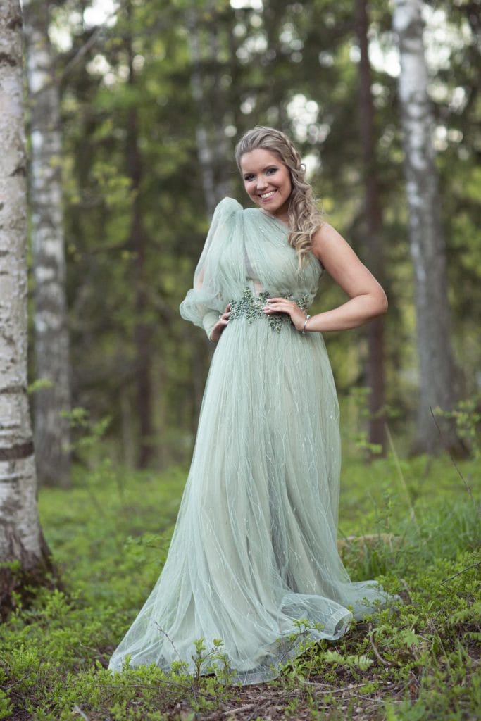 Video jenna bågeberg unelmoi tv töistä ja tekee uutta musiikkia sydän kaipaa myös lavoille | tanssiin Fi