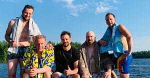 Taikakuu uimassa 2022