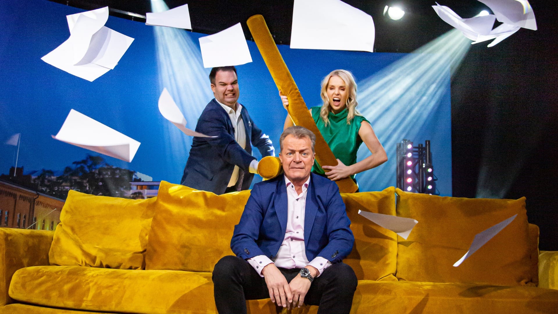 Jukka Laakson show Alfatv uhkaa irtisanomisilla heikko taloustilanne syynä | tanssiin Fi