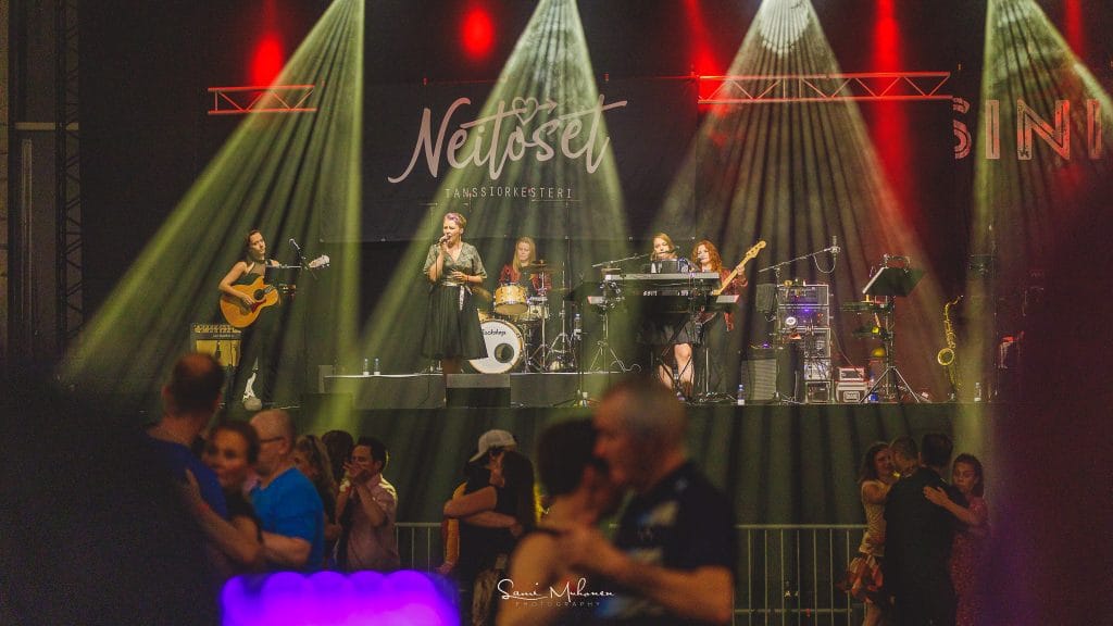 Lavatanssifestari julkaisi kävijämääränsä ja uudet tähtensä  heidi ylistää tanssikansan intohimoa | tanssiin Fi