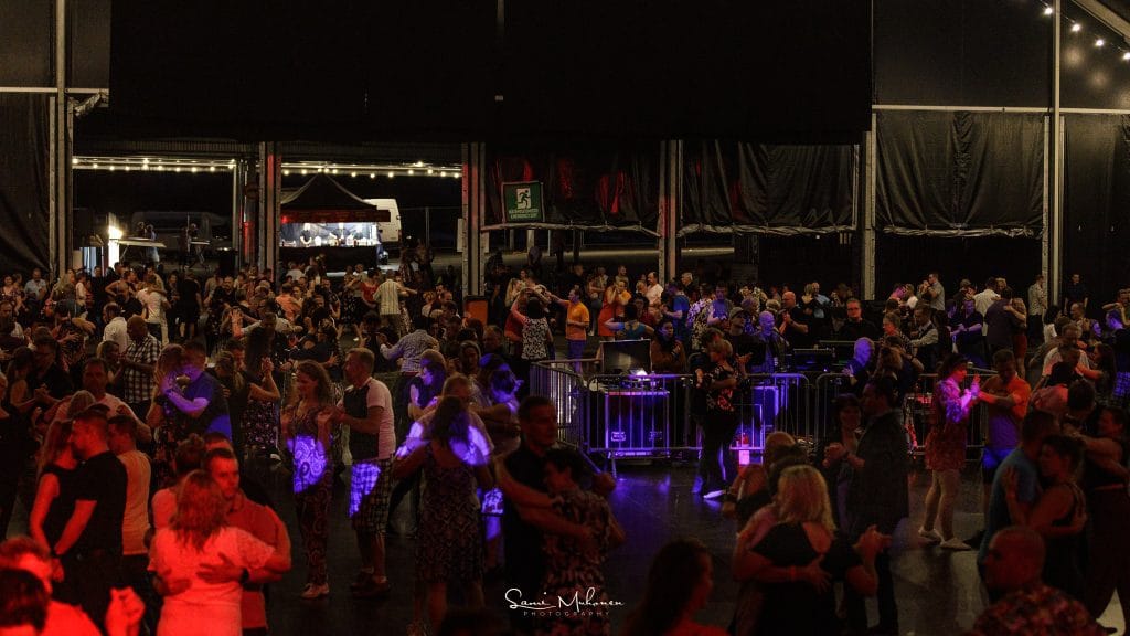 Lavatanssifestari julkaisi kävijämääränsä ja uudet tähtensä  heidi ylistää tanssikansan intohimoa | tanssiin Fi