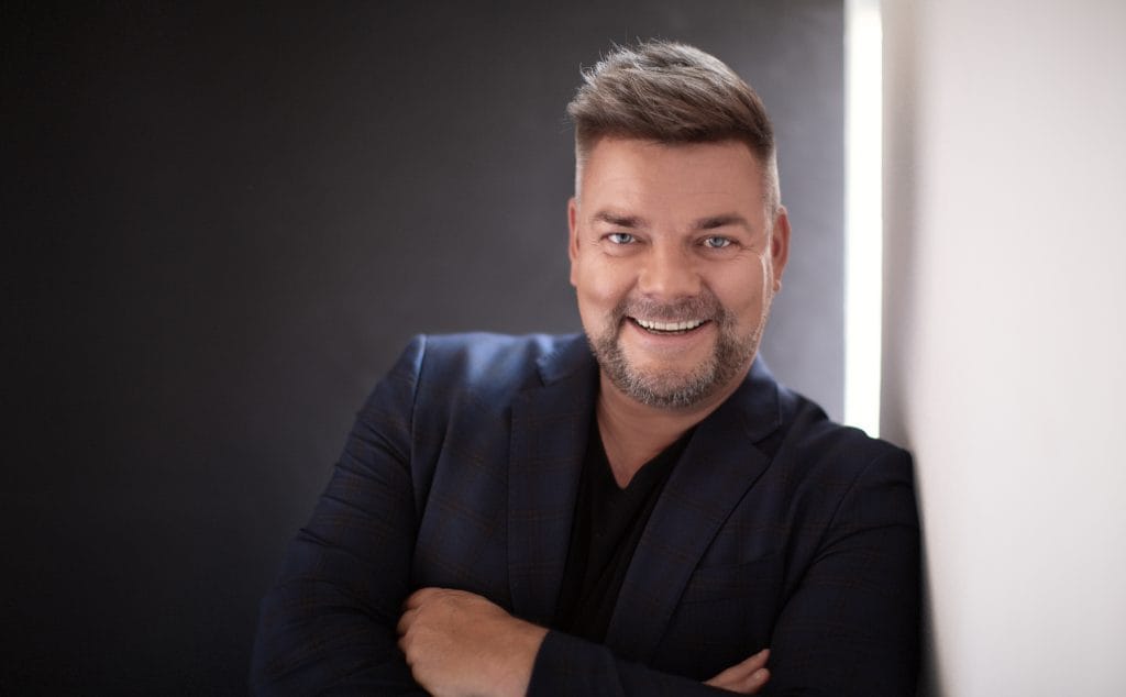 Korvaako tämä kanava alfatvn Uusi tv kanava tarjoaa sillanpään joulukonserttia tangoja ja iskelmäkisoja | tanssiin Fi