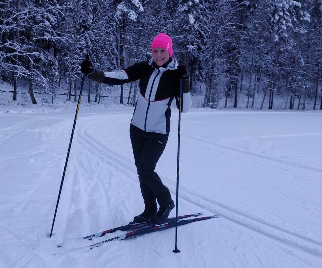 Heidi kyrö juhlii 30 vuotista uraansa jos en laulaisi olisin hiihtäjä  katso video | tanssiin Fi
