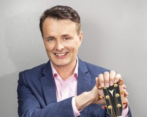 IstoHiltunenPromokuva2019-1366x2048