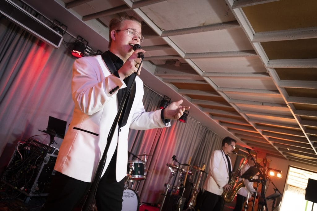 30 kiloa laihtunut pnp solisti henri jokinen 19 lykkäsi armeijaa haluan nyt laulaa | tanssiin Fi