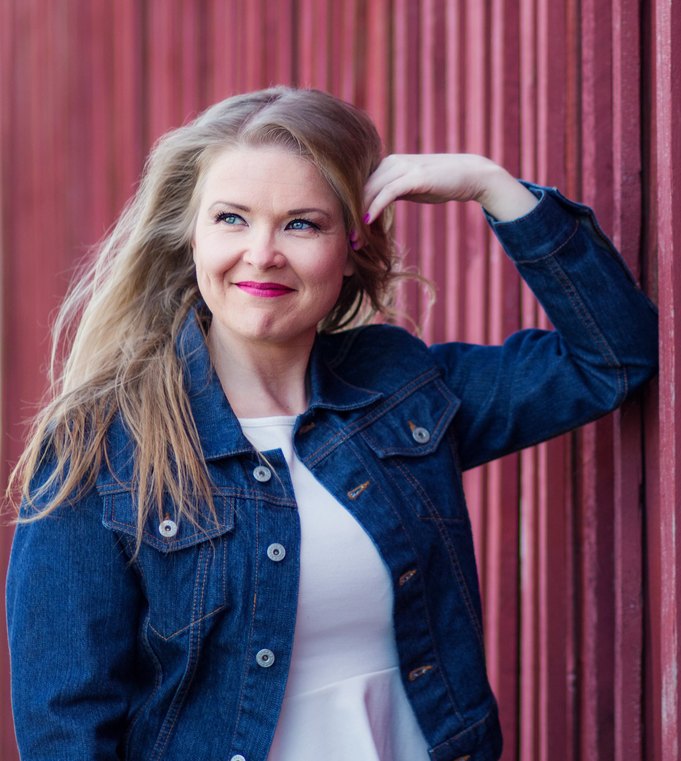 Mira kunnasluoto avautuu abortista avieroista ja rahahuolista  lyttää kirjassa kohumedian | tanssiin Fi