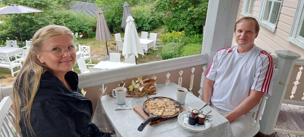 Mira kunnasluoto avautuu abortista avieroista ja rahahuolista  lyttää kirjassa kohumedian | tanssiin Fi