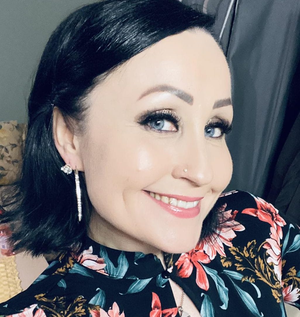 Nina Åkerman emännöi nyt tanssilavaa haluan ottaa vastuuta eri puolella pöytää | tanssiin Fi