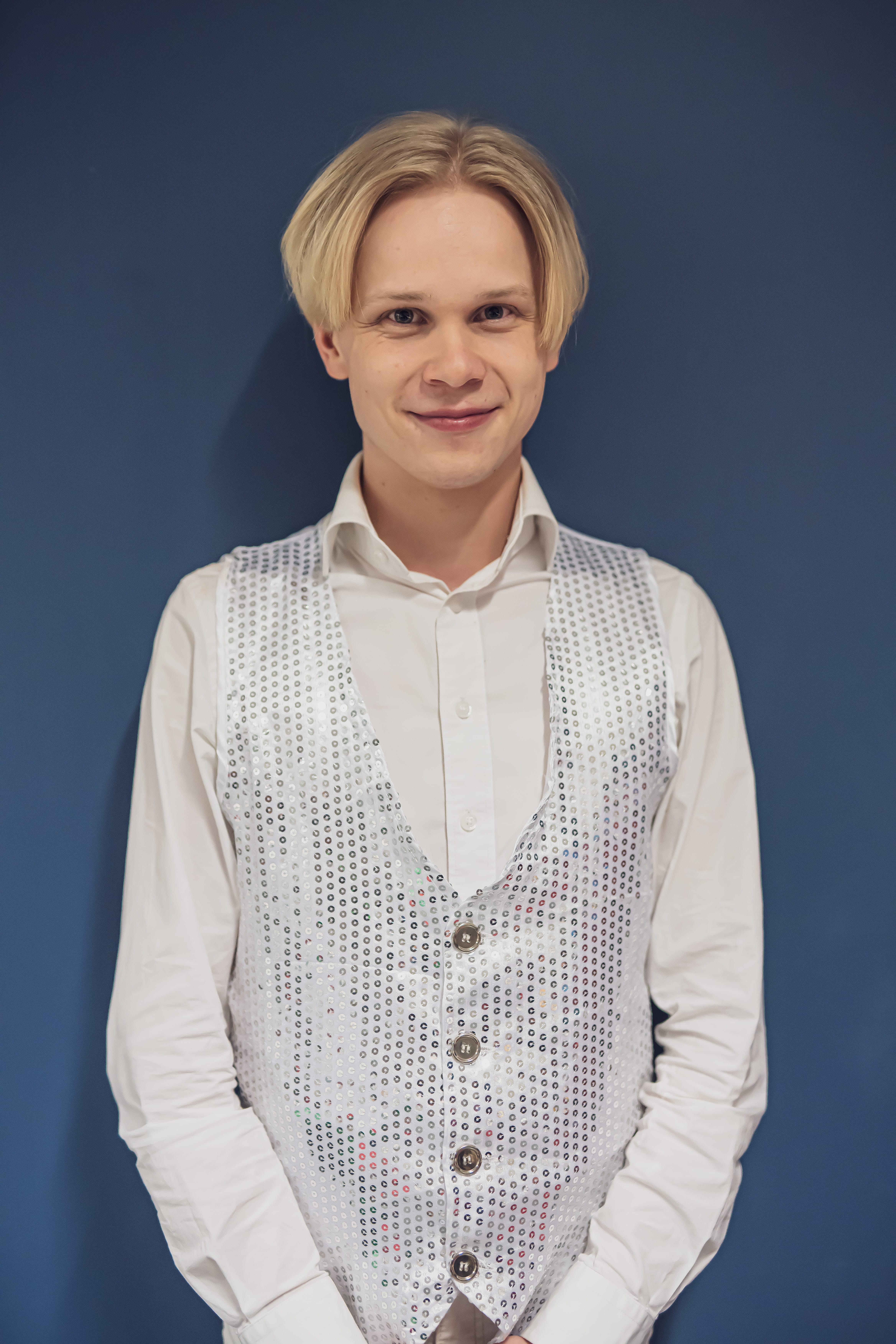 Tangojen väriläiskä ville markus kisasi tosi tvssä ja voitti sm karaoken ihmiset tykkäävät minusta | tanssiin Fi