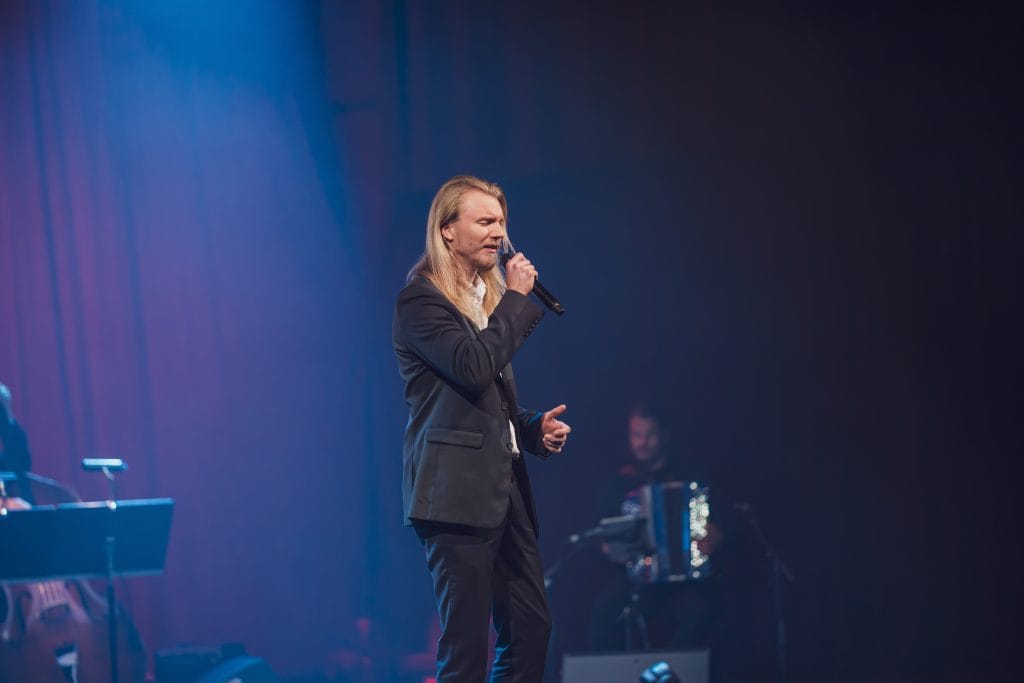 Kun kuningassuosikki jesse laatikainen ei laula tangoa hän luo synkkää hautajaisheviä | tanssiin Fi