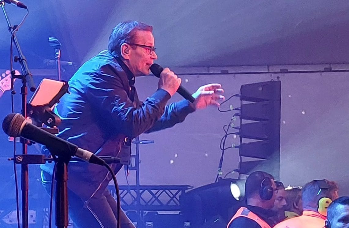 Kovakuntoinen kake randelin jaksaa taas paahtaa on palo esiintyä  katso villi video tangoyöstä | tanssiin Fi