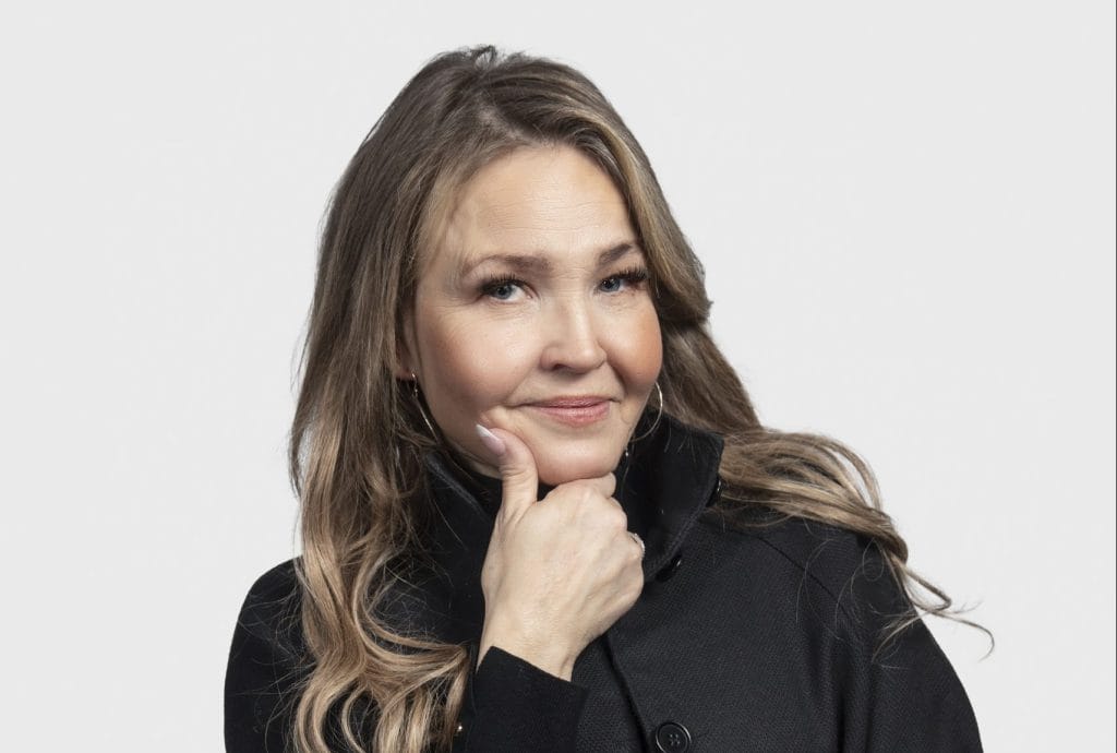 Marita Taavitsainen, peukku, vakava, katse, tangokuningatar, sakot