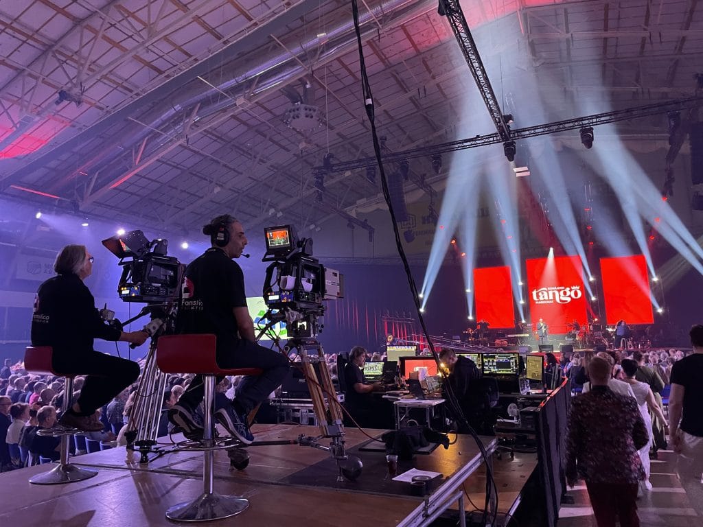 Tango tv Saija tuupanen ja meiju suvas tangotuomareiksi juontajat vaihtuvat jättikonsertti kruunaa juhlavuoden | tanssiin Fi